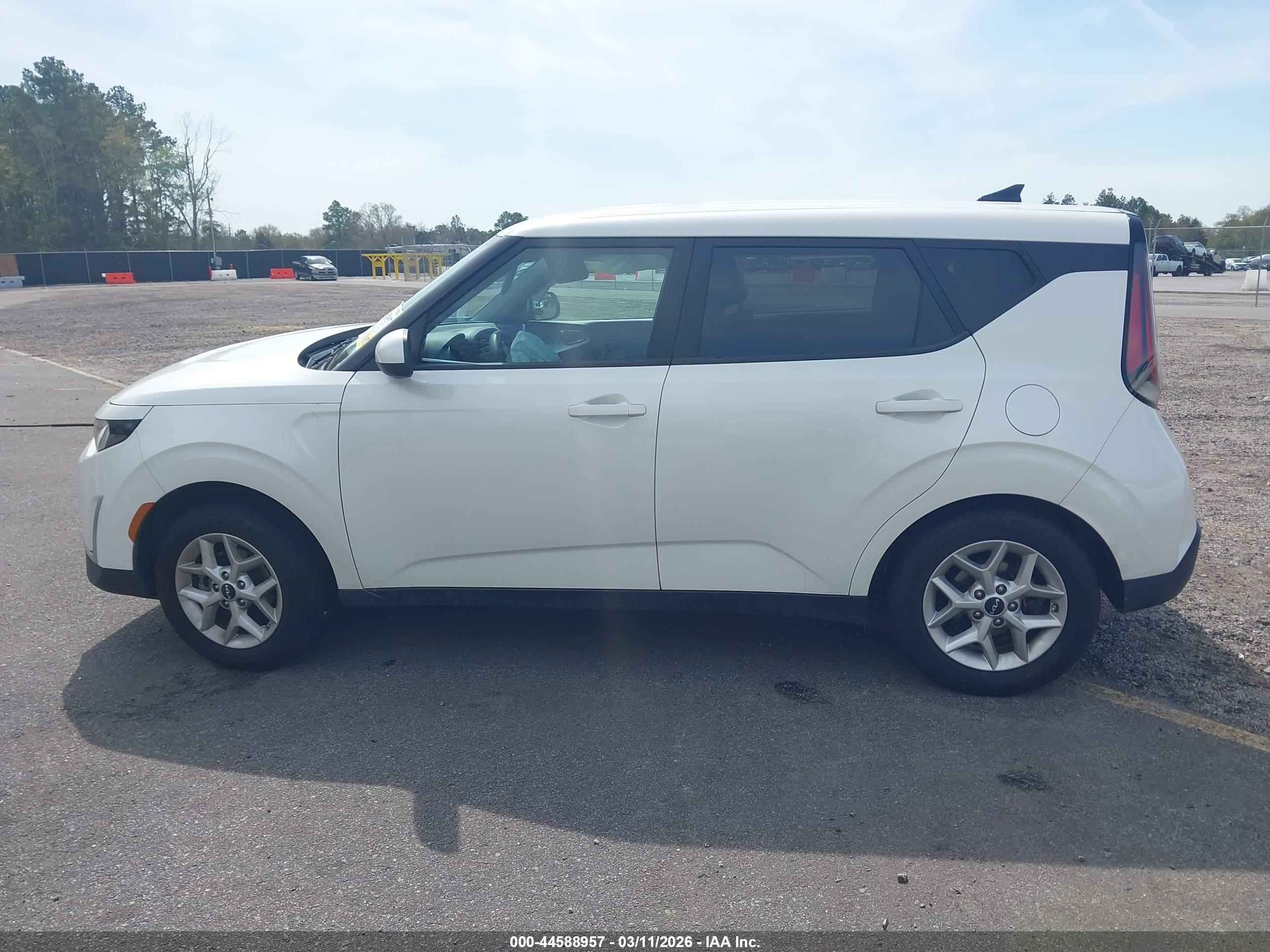 2023 KIA SOUL LX