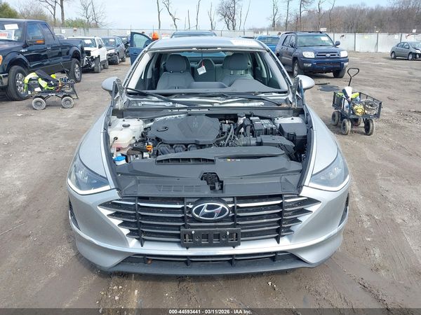 2022 HYUNDAI SONATA SE