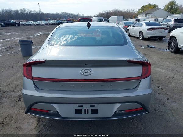 2022 HYUNDAI SONATA SE
