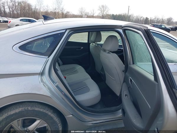 2022 HYUNDAI SONATA SE