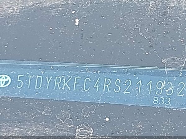 2024 TOYOTA SIENNA XLE
