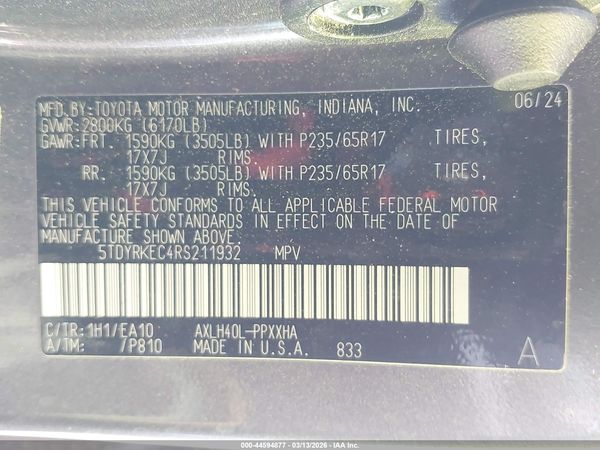 2024 TOYOTA SIENNA XLE