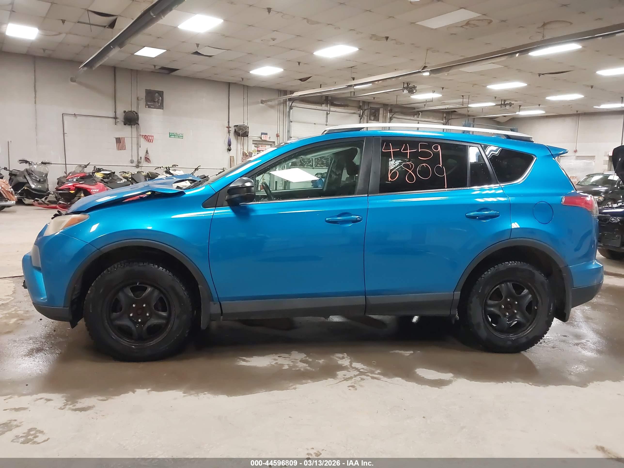 2016 TOYOTA RAV4 LE