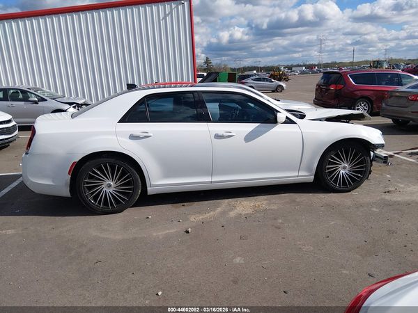 2015 CHRYSLER 300 300S — I116