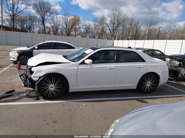 2015 CHRYSLER 300 300S — I117