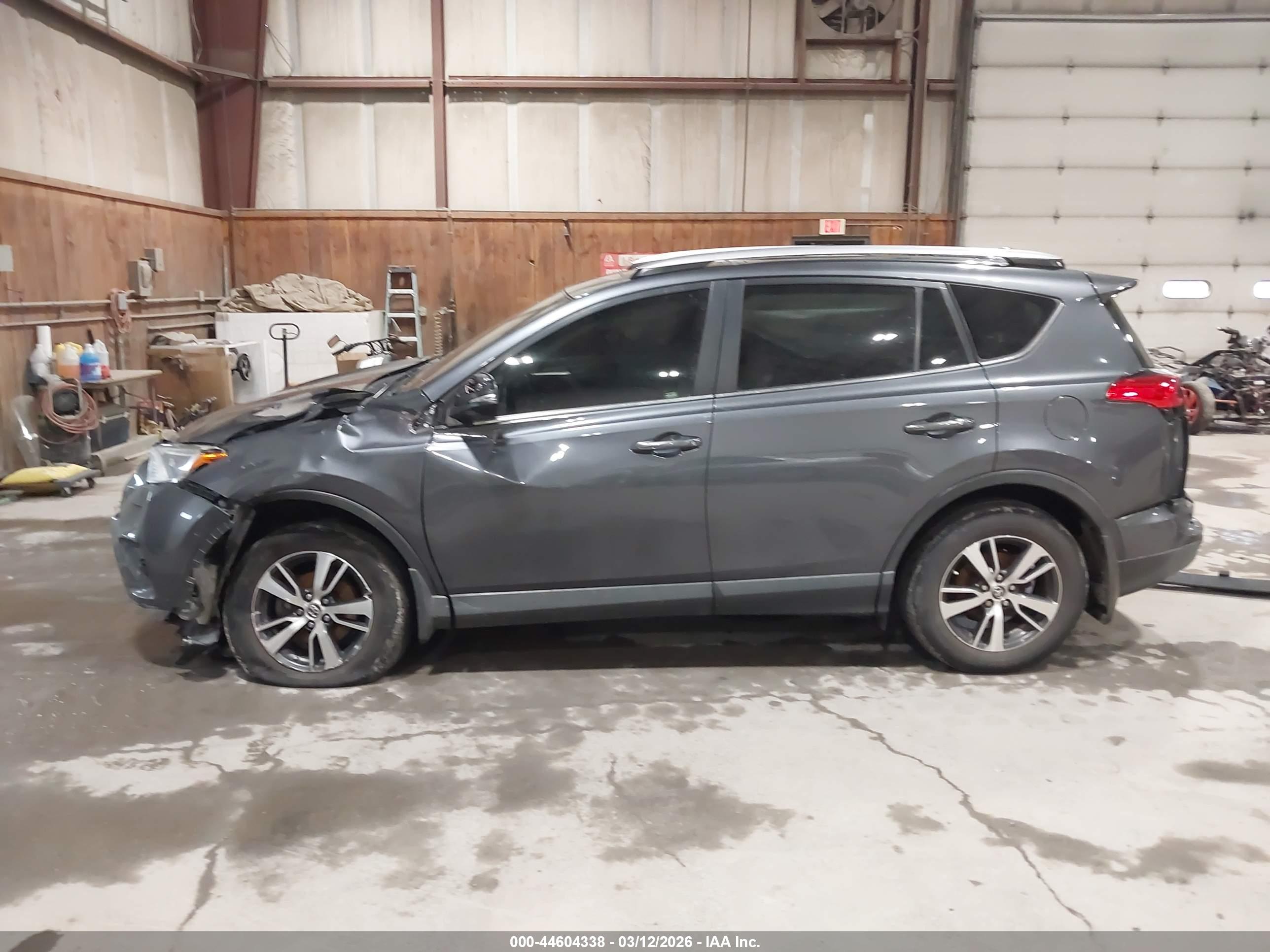 2017 TOYOTA RAV4 XLE