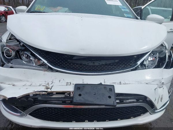2020 CHRYSLER PACIFICA TOURING