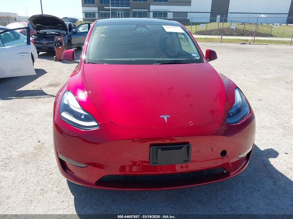 2025 TESLA MODEL Y