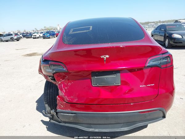 2025 TESLA MODEL Y