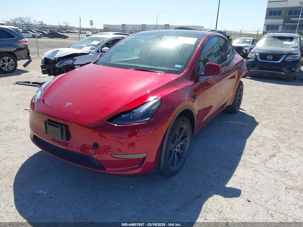 2025 TESLA MODEL Y