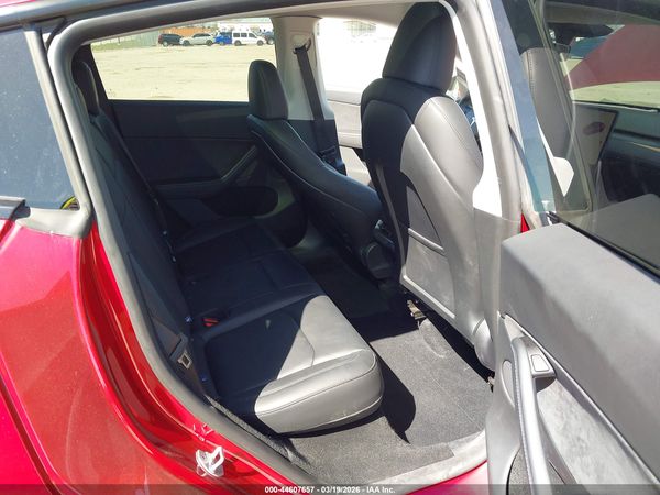 2025 TESLA MODEL Y