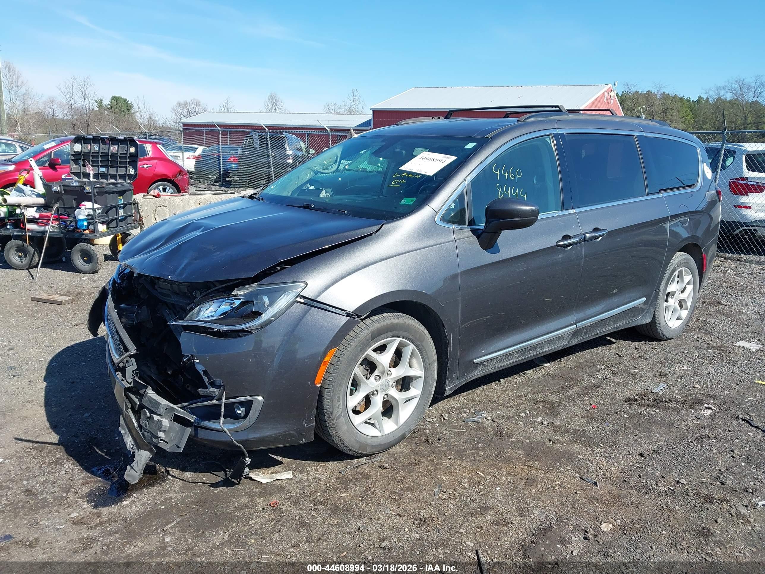 2017 CHRYSLER PACIFICA TOURING-L — I2