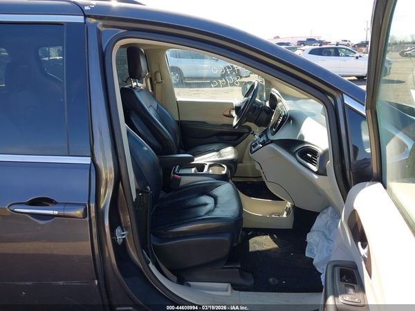 2017 CHRYSLER PACIFICA TOURING-L — I5