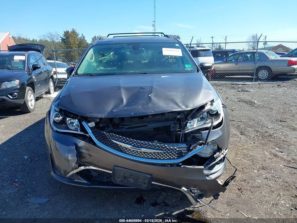 2017 CHRYSLER PACIFICA TOURING-L — I115