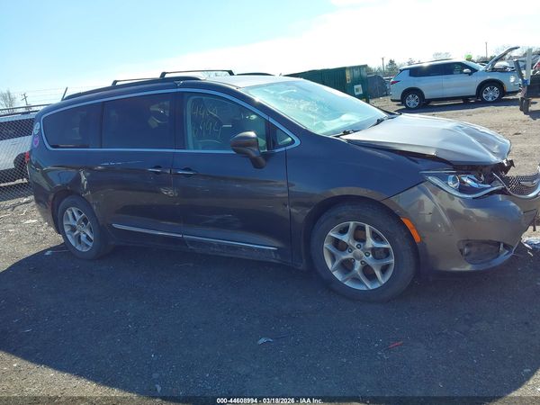 2017 CHRYSLER PACIFICA TOURING-L — I116