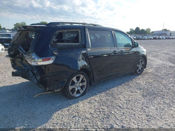 2012 TOYOTA SIENNA SE 8 PASSENGER — I4
