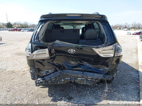 2012 TOYOTA SIENNA SE 8 PASSENGER — I6