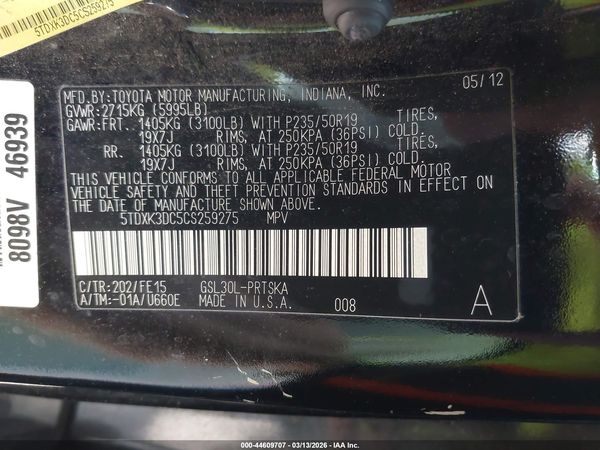 2012 TOYOTA SIENNA SE 8 PASSENGER — I9