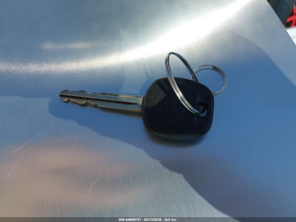 2012 TOYOTA SIENNA SE 8 PASSENGER — I11