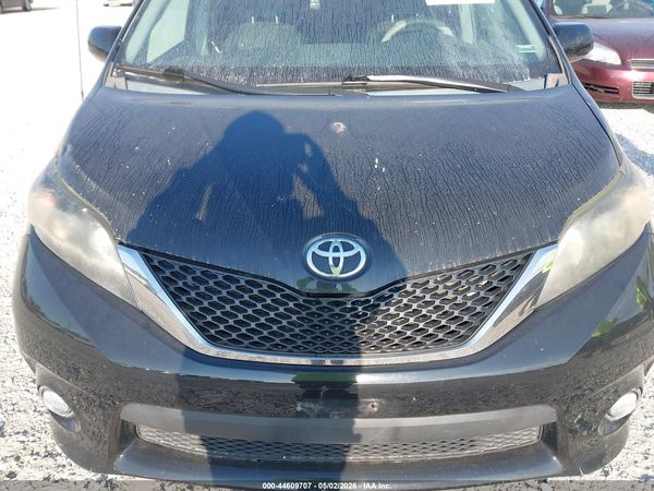 2012 TOYOTA SIENNA SE 8 PASSENGER — I115