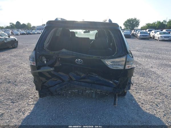 2012 TOYOTA SIENNA SE 8 PASSENGER — I119