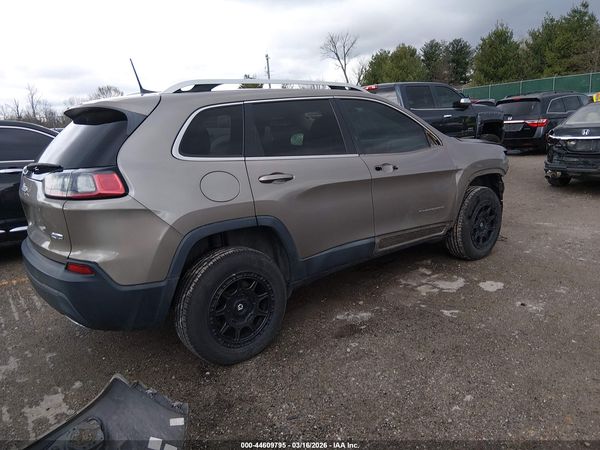 2019 JEEP CHEROKEE LATITUDE PLUS 4X4