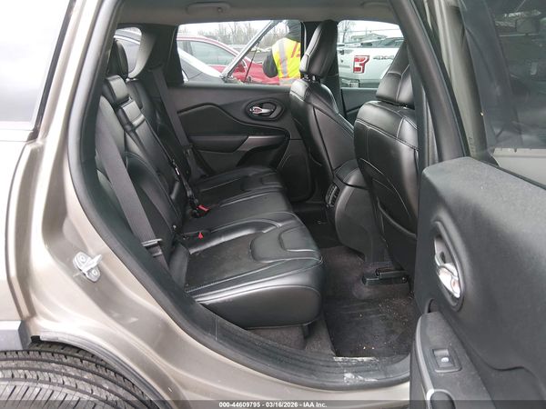 2019 JEEP CHEROKEE LATITUDE PLUS 4X4