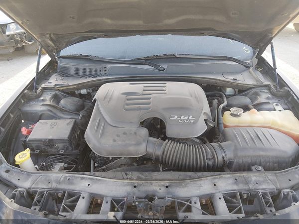 2016 CHRYSLER 300 300S — I10