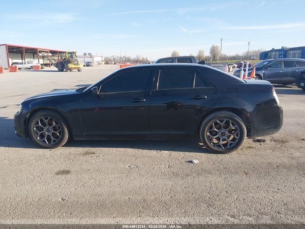 2016 CHRYSLER 300 300S — I117