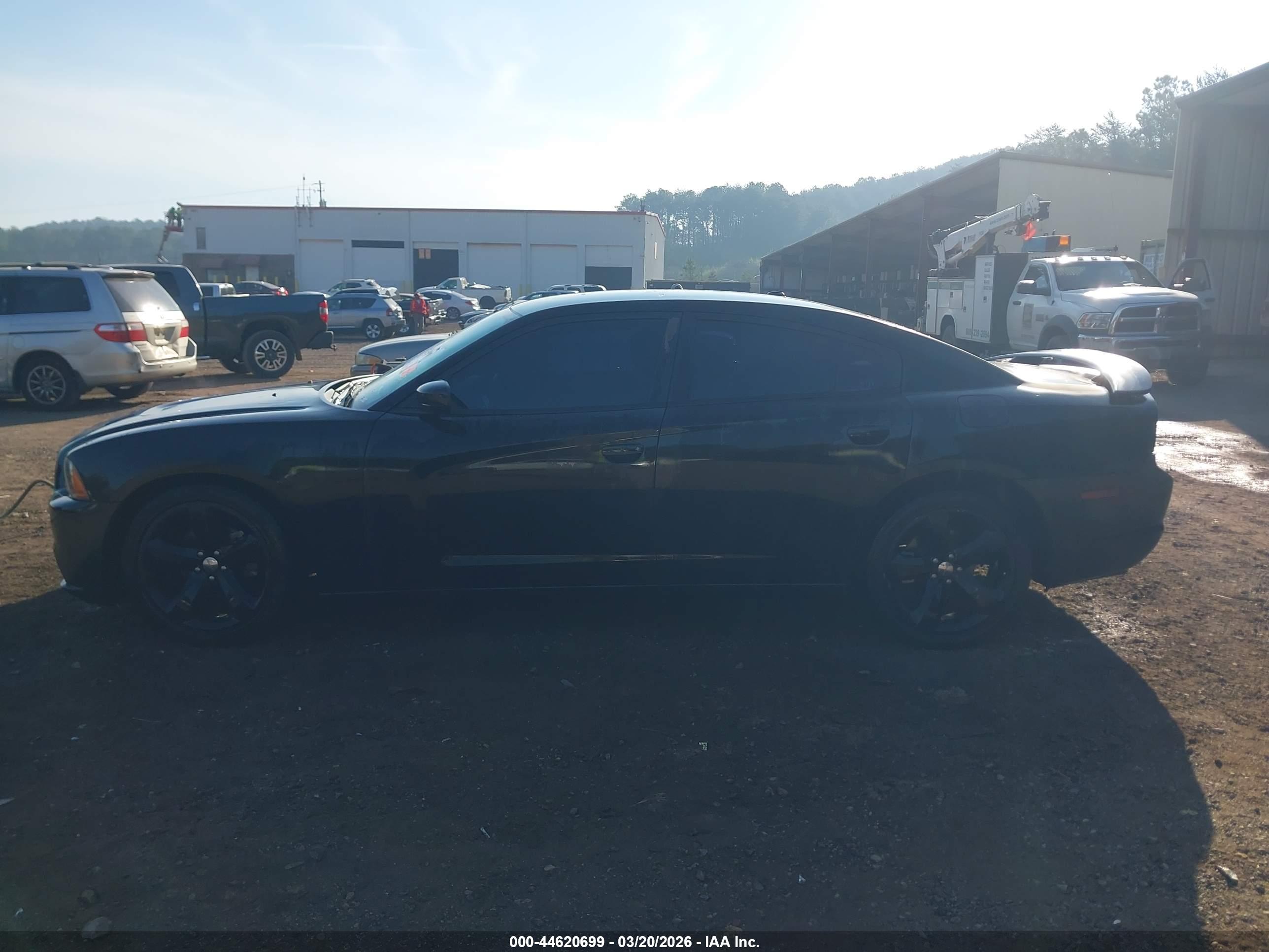 2013 DODGE CHARGER SXT