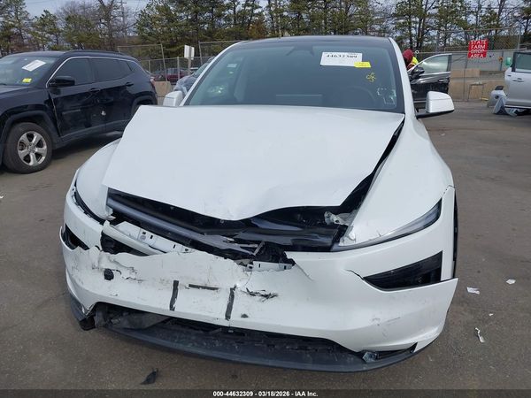 2026 TESLA MODEL Y