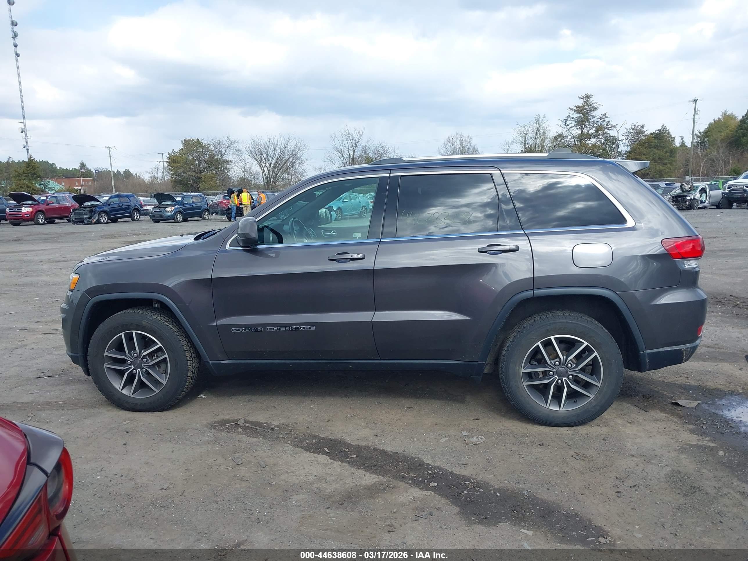 2020 JEEP GRAND CHEROKEE LAREDO E 4X4