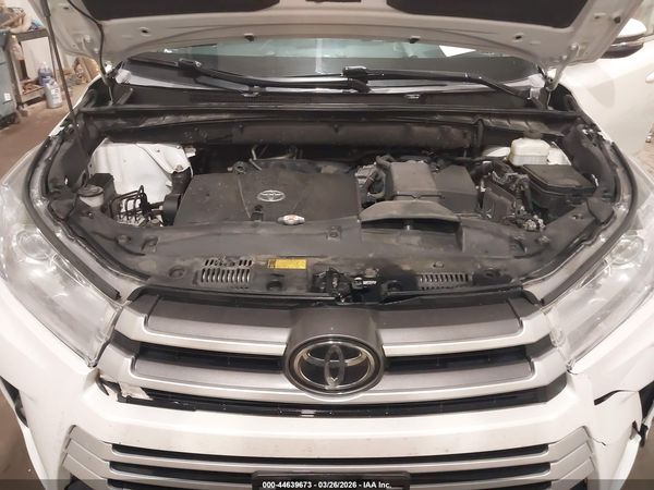 2019 TOYOTA HIGHLANDER XLE