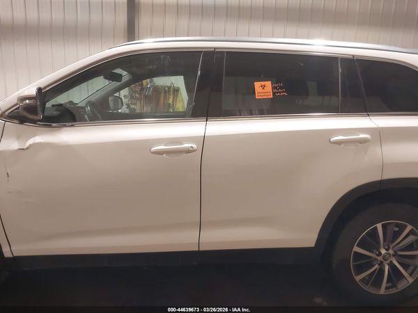 2019 TOYOTA HIGHLANDER XLE