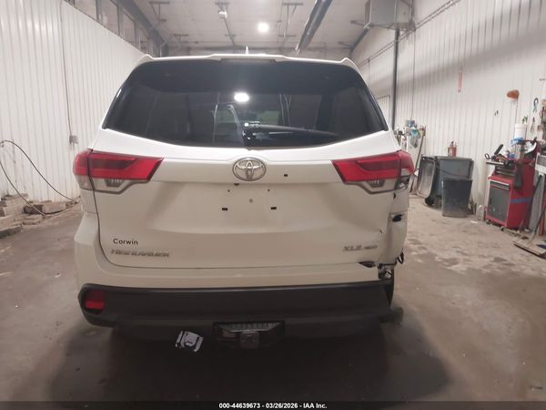 2019 TOYOTA HIGHLANDER XLE