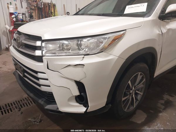 2019 TOYOTA HIGHLANDER XLE