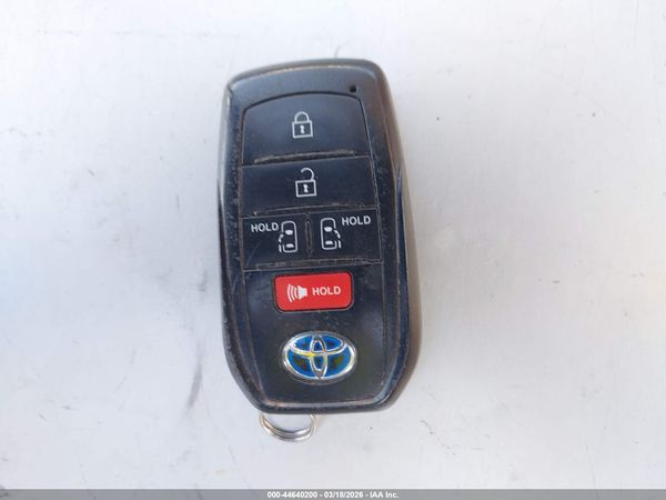 2023 TOYOTA SIENNA LE