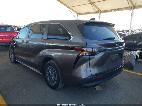 2023 TOYOTA SIENNA LE