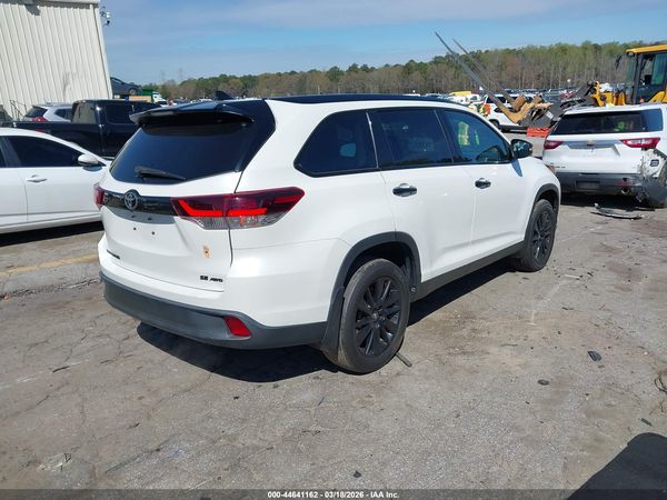 2019 TOYOTA HIGHLANDER SE