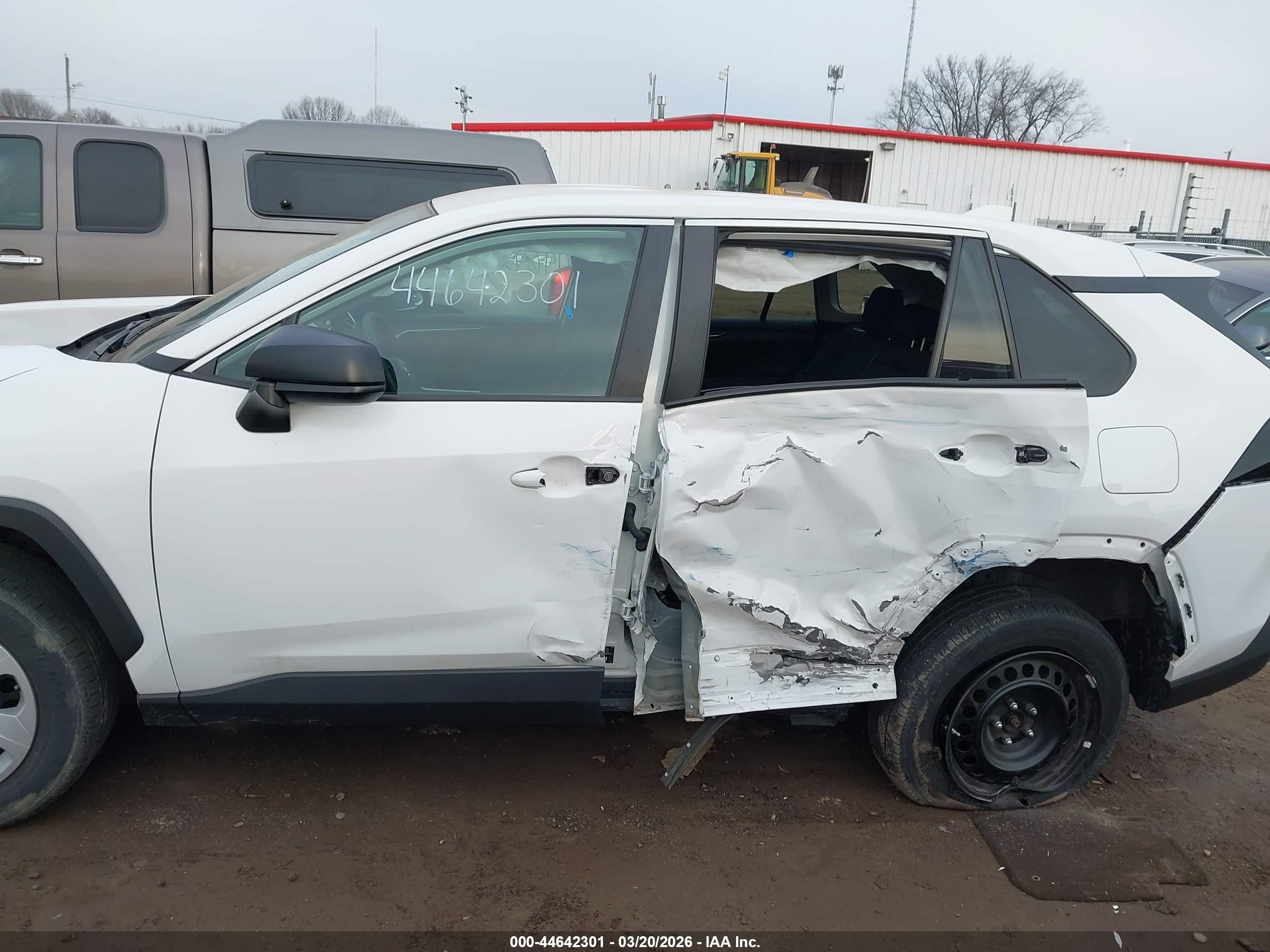 2023 TOYOTA RAV4 LE