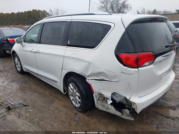 2020 CHRYSLER PACIFICA TOURING L — I3