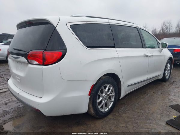 2020 CHRYSLER PACIFICA TOURING L — I4