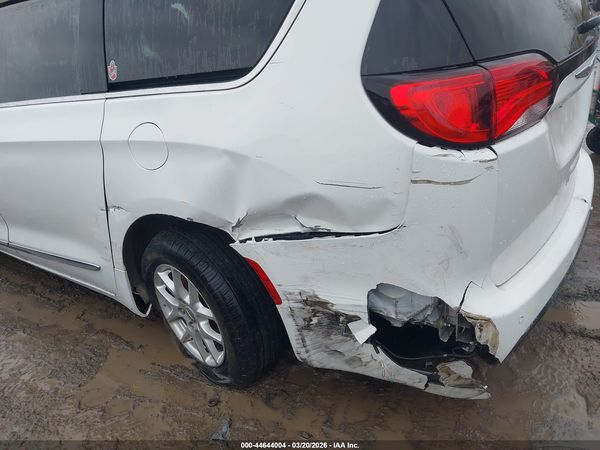 2020 CHRYSLER PACIFICA TOURING L — I6