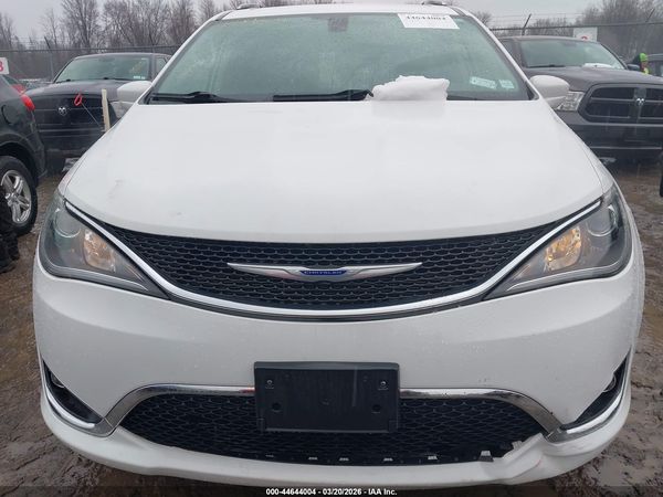 2020 CHRYSLER PACIFICA TOURING L — I115