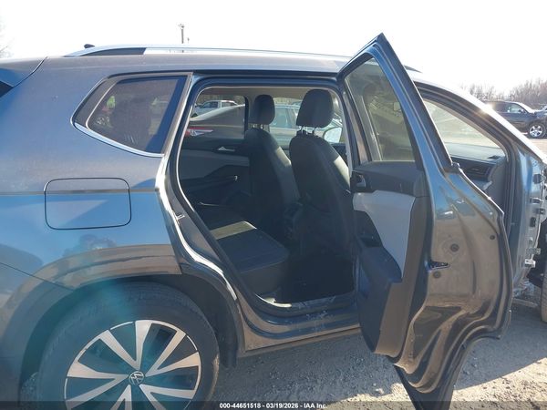 2022 VOLKSWAGEN TAOS 1.5T SE — I8