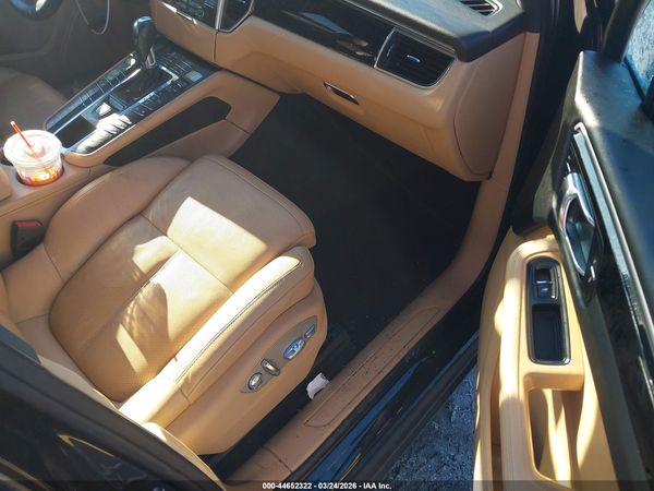 2018 PORSCHE MACAN