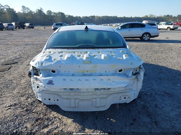 2022 HYUNDAI ELANTRA SEL