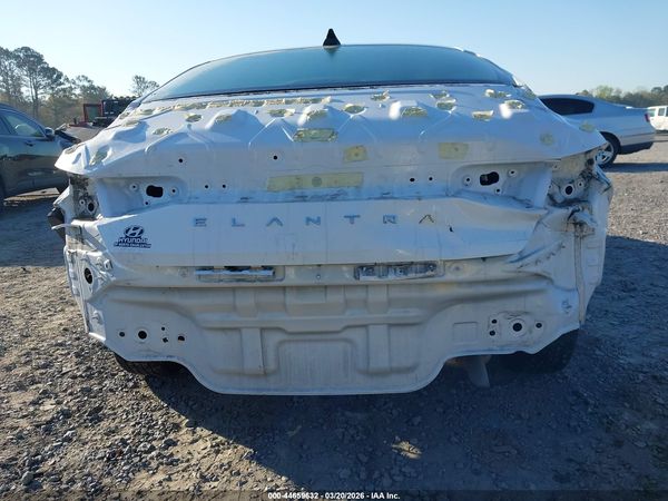 2022 HYUNDAI ELANTRA SEL