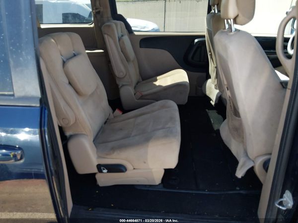 2016 DODGE GRAND CARAVAN SXT — I8