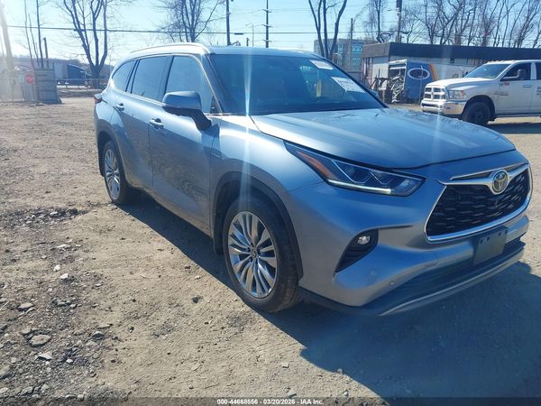 2024 TOYOTA HIGHLANDER PLATINUM